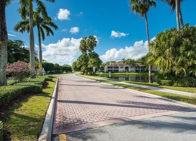 13870 Oneida Dr H1, Delray Beach, FL 33446