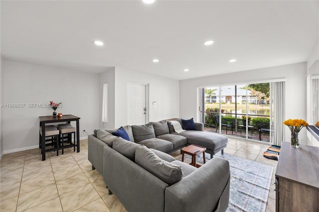 13870 Oneida Dr H1, Delray Beach, FL 33446