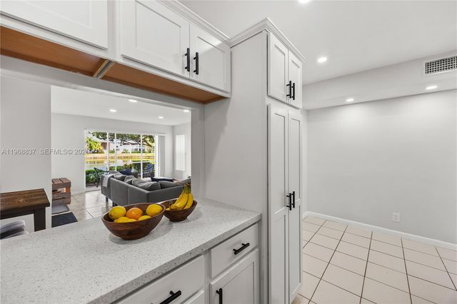 13870 Oneida Dr H1, Delray Beach, FL 33446