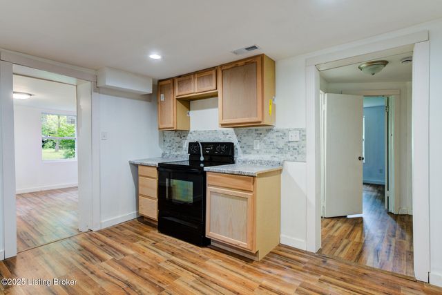 1121 Fairdale Rd, Fairdale, KY 40118