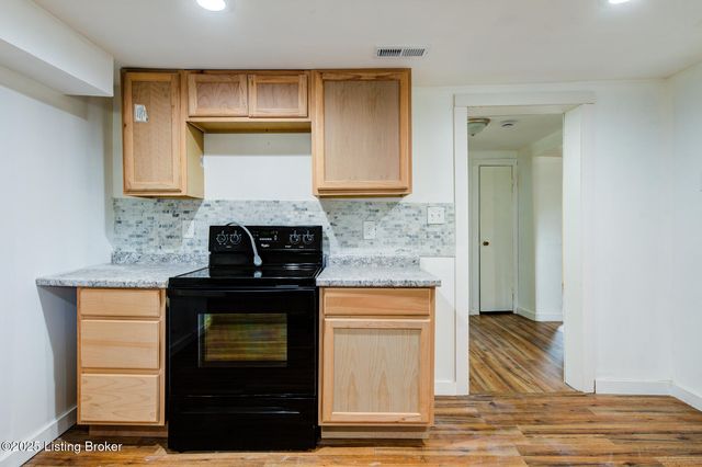 1121 Fairdale Rd, Fairdale, KY 40118