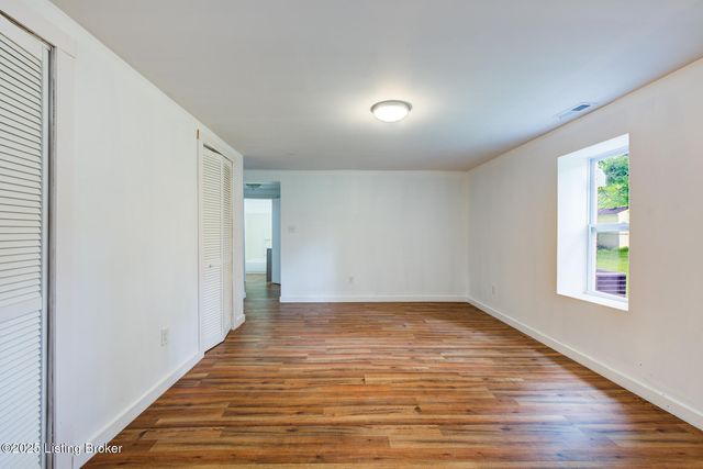 1121 Fairdale Rd, Fairdale, KY 40118