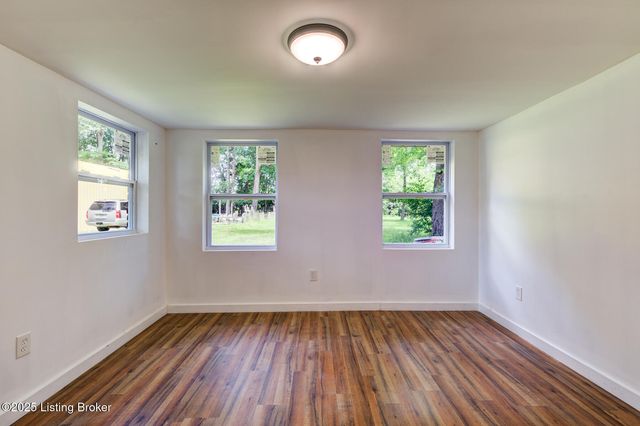 1121 Fairdale Rd, Fairdale, KY 40118