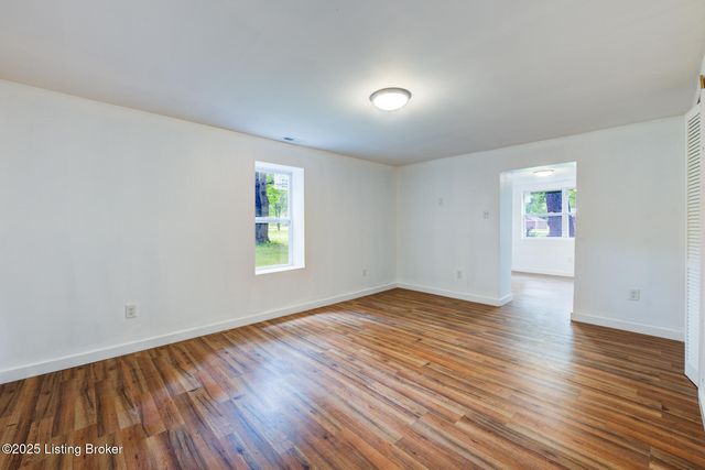 1121 Fairdale Rd, Fairdale, KY 40118