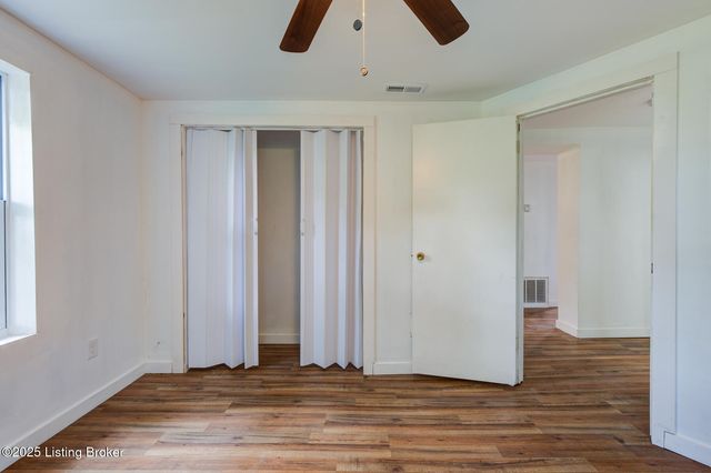 1121 Fairdale Rd, Fairdale, KY 40118