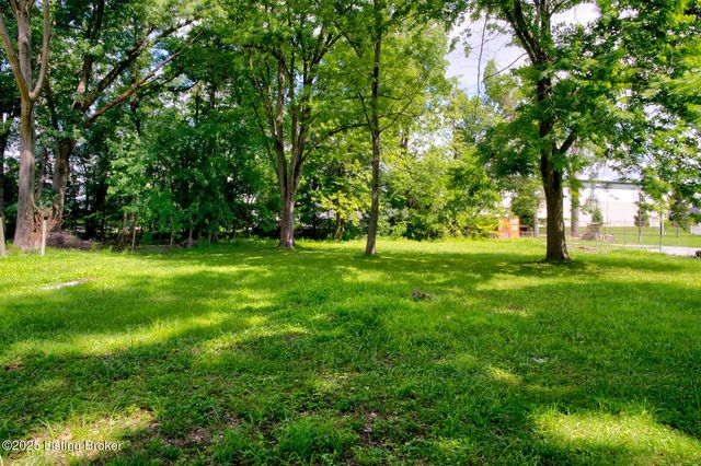 1121 Fairdale Rd, Fairdale, KY 40118