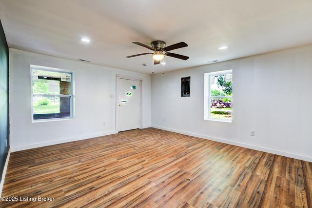 1121 Fairdale Rd, Fairdale, KY 40118