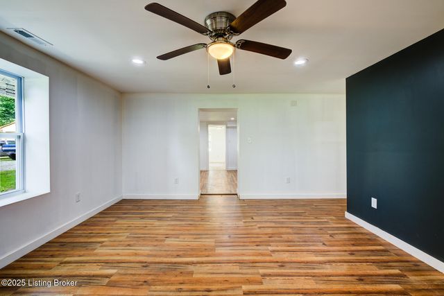 1121 Fairdale Rd, Fairdale, KY 40118