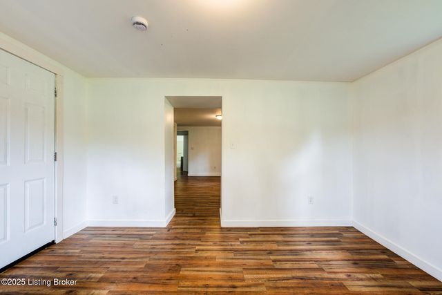 1121 Fairdale Rd, Fairdale, KY 40118