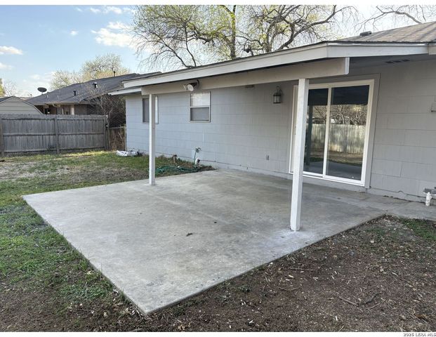 3935 Starhill, San Antonio, TX 78218