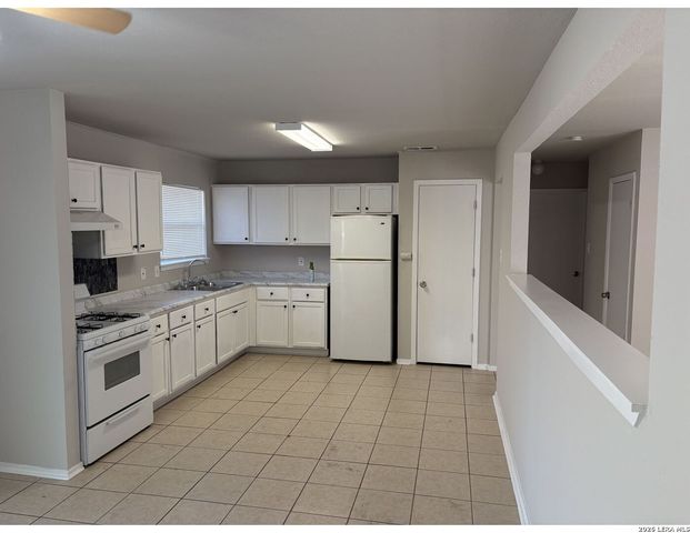 3935 Starhill, San Antonio, TX 78218