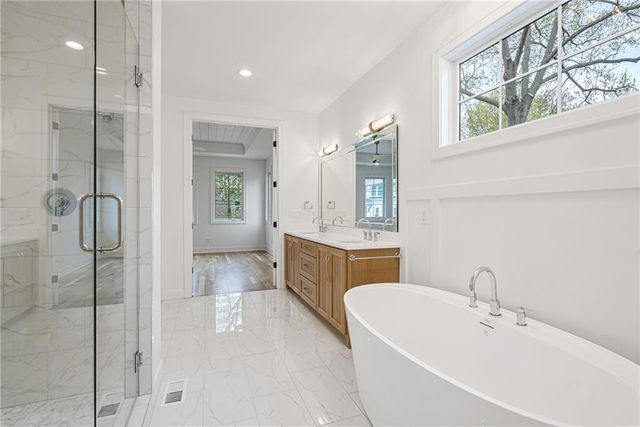 4016 W 67th Terrace, Prairie Village, KS 66208