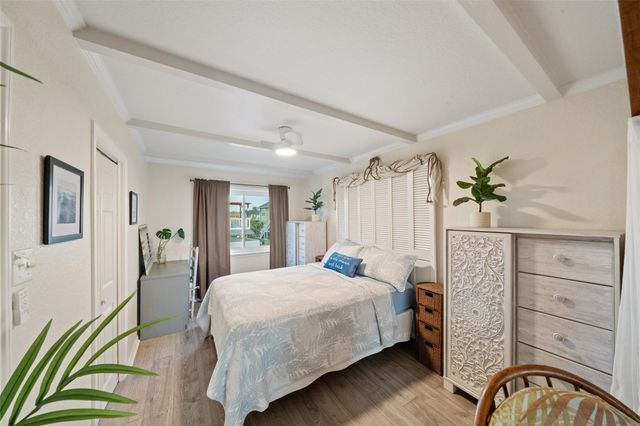 12 Highland Drive, Hitchcock, TX 77563