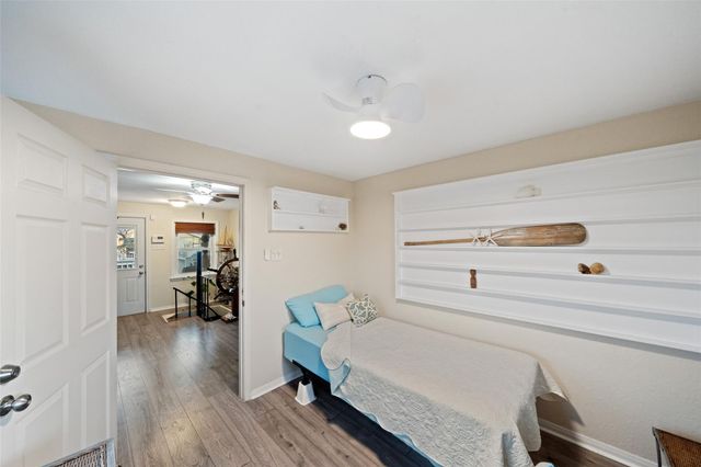 12 Highland Drive, Hitchcock, TX 77563