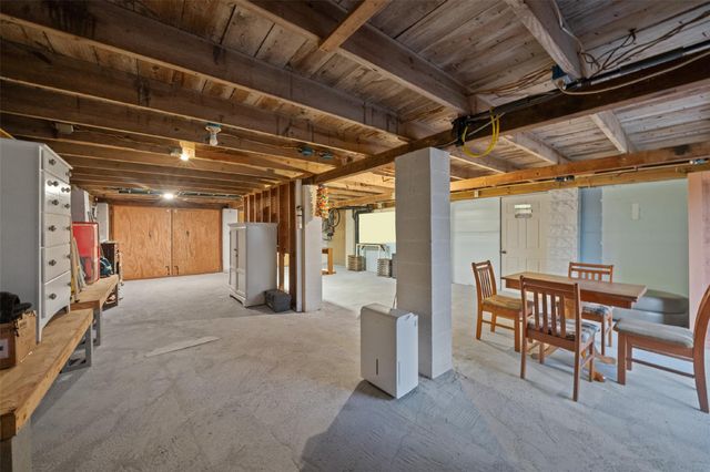 12 Highland Drive, Hitchcock, TX 77563