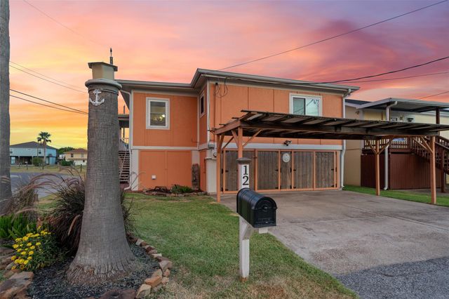 12 Highland Drive, Hitchcock, TX 77563