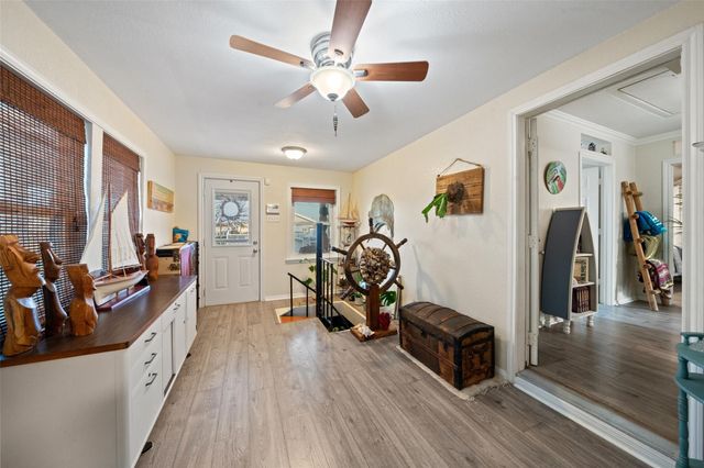 12 Highland Drive, Hitchcock, TX 77563