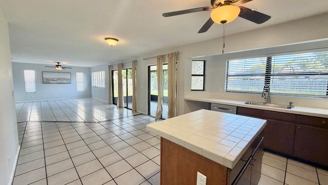 6048 Garrett Street, Jupiter, FL 33458