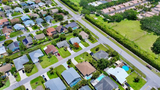 6048 Garrett Street, Jupiter, FL 33458