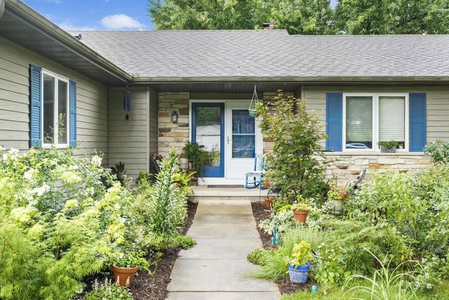 516 Woodvale Drive, Deforest, WI 53532