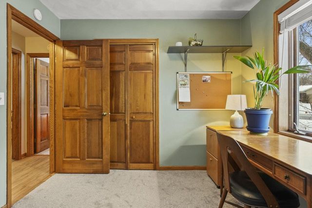 516 Woodvale Drive, Deforest, WI 53532