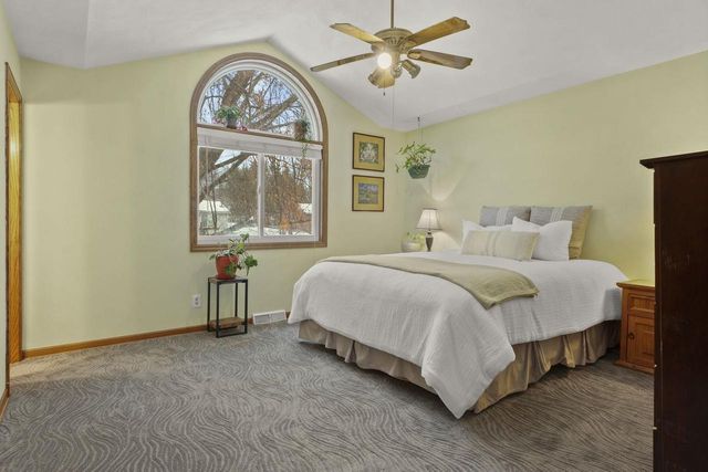 516 Woodvale Drive, Deforest, WI 53532