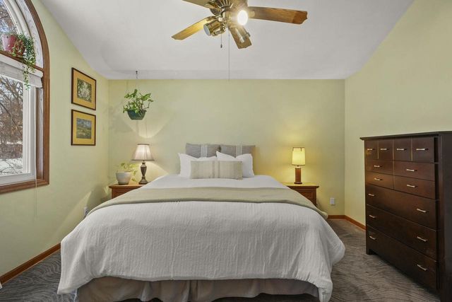 516 Woodvale Drive, Deforest, WI 53532