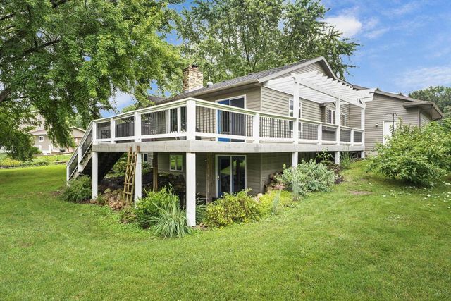 516 Woodvale Drive, Deforest, WI 53532