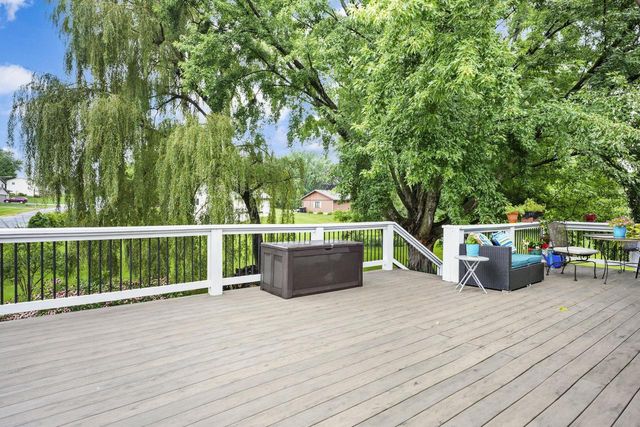 516 Woodvale Drive, Deforest, WI 53532