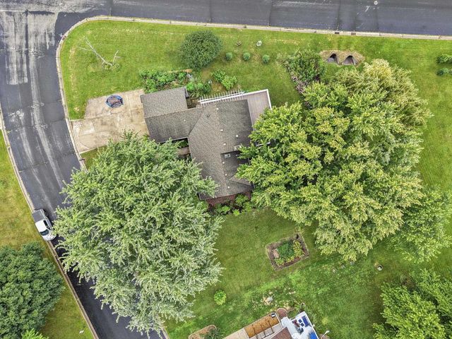 516 Woodvale Drive, Deforest, WI 53532