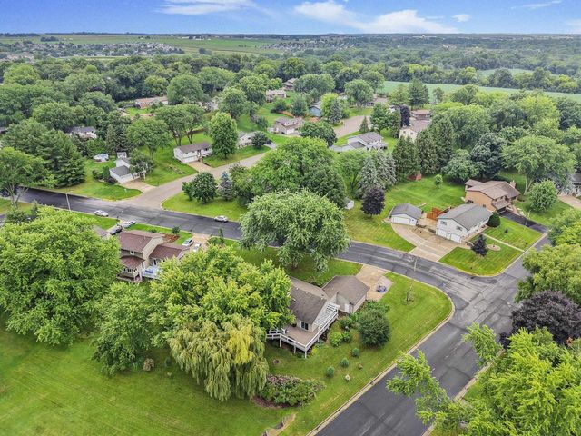 516 Woodvale Drive, Deforest, WI 53532