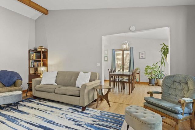 516 Woodvale Drive, Deforest, WI 53532