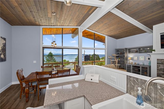 578 SW Shelley Ln, Oak Harbor, WA 98277
