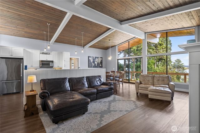 578 SW Shelley Ln, Oak Harbor, WA 98277