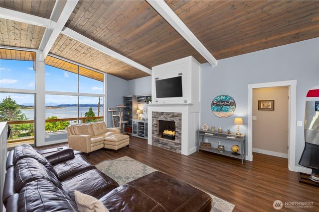 578 SW Shelley Ln, Oak Harbor, WA 98277