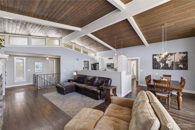578 SW Shelley Ln, Oak Harbor, WA 98277