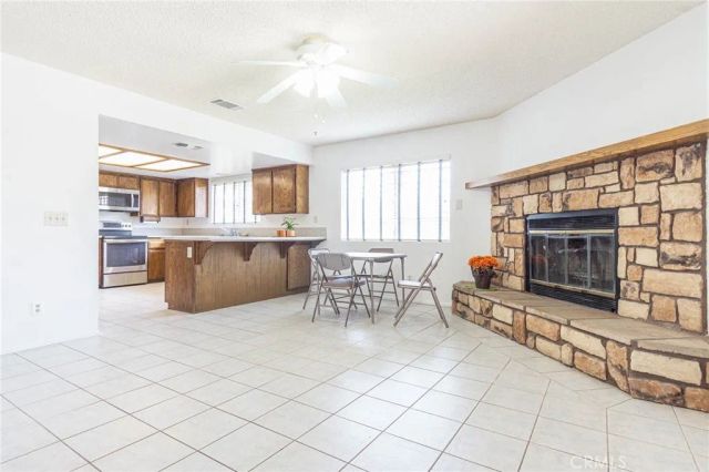 18151 Deer Park Lane, Victorville, CA 92395