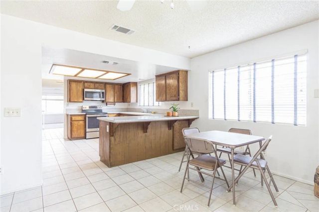 18151 Deer Park Lane, Victorville, CA 92395