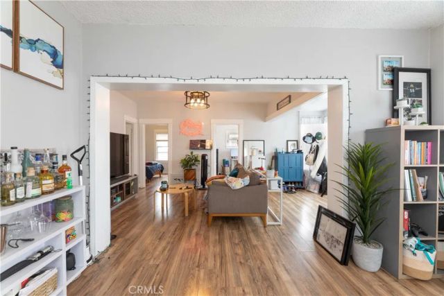 823 Maine, Long Beach, CA 90813