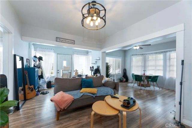 823 Maine, Long Beach, CA 90813