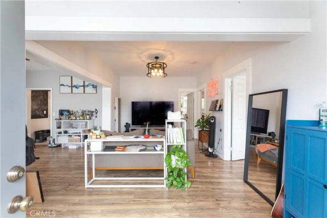 823 Maine, Long Beach, CA 90813
