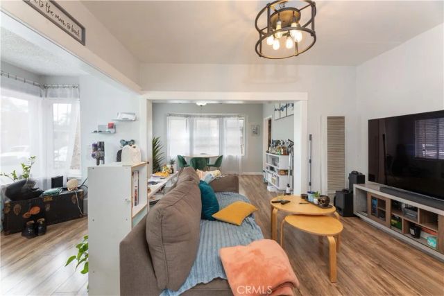 823 Maine, Long Beach, CA 90813
