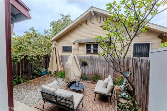 823 Maine, Long Beach, CA 90813
