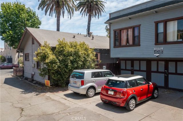 823 Maine, Long Beach, CA 90813