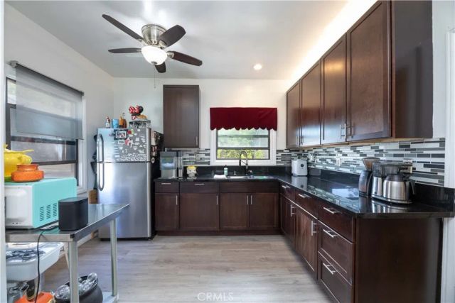 823 Maine, Long Beach, CA 90813