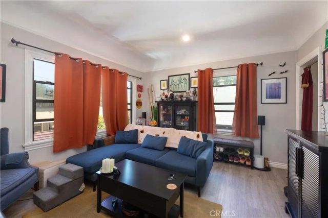 823 Maine, Long Beach, CA 90813