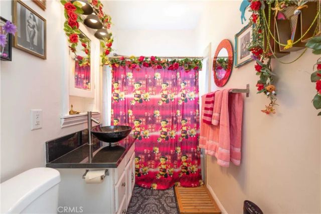 823 Maine, Long Beach, CA 90813