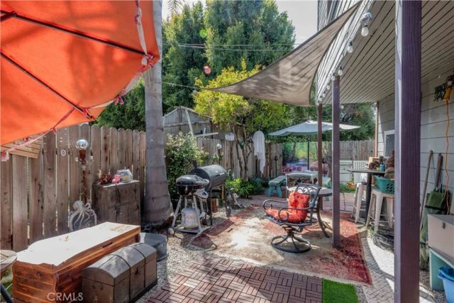 823 Maine, Long Beach, CA 90813