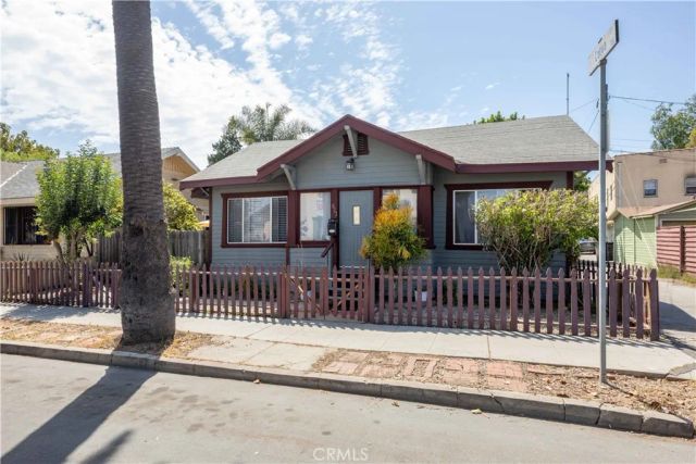 823 Maine, Long Beach, CA 90813