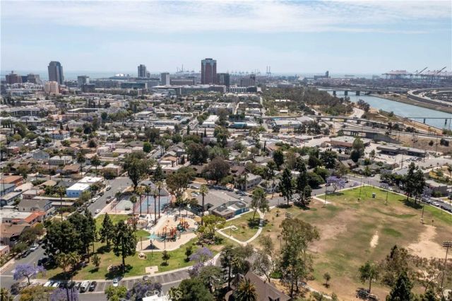 823 Maine, Long Beach, CA 90813